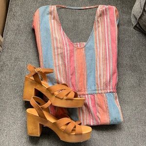 Universal thread dress.